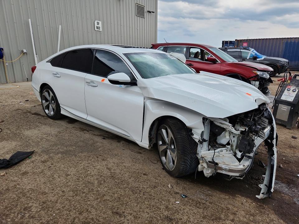 Photo 4 from auction – 2018 HONDA ACCORD with VIN 1HGCV1F94JA075386