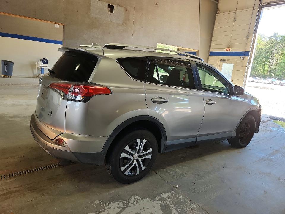 Photo 3 from auction – 2016 TOYOTA RAV4 with VIN 2T3BFREV1GW463321