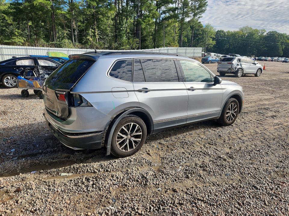 Снимка 3 от търг – 2020 VOLKSWAGEN TIGUAN с VIN 3VV3B7AX2LM057363
