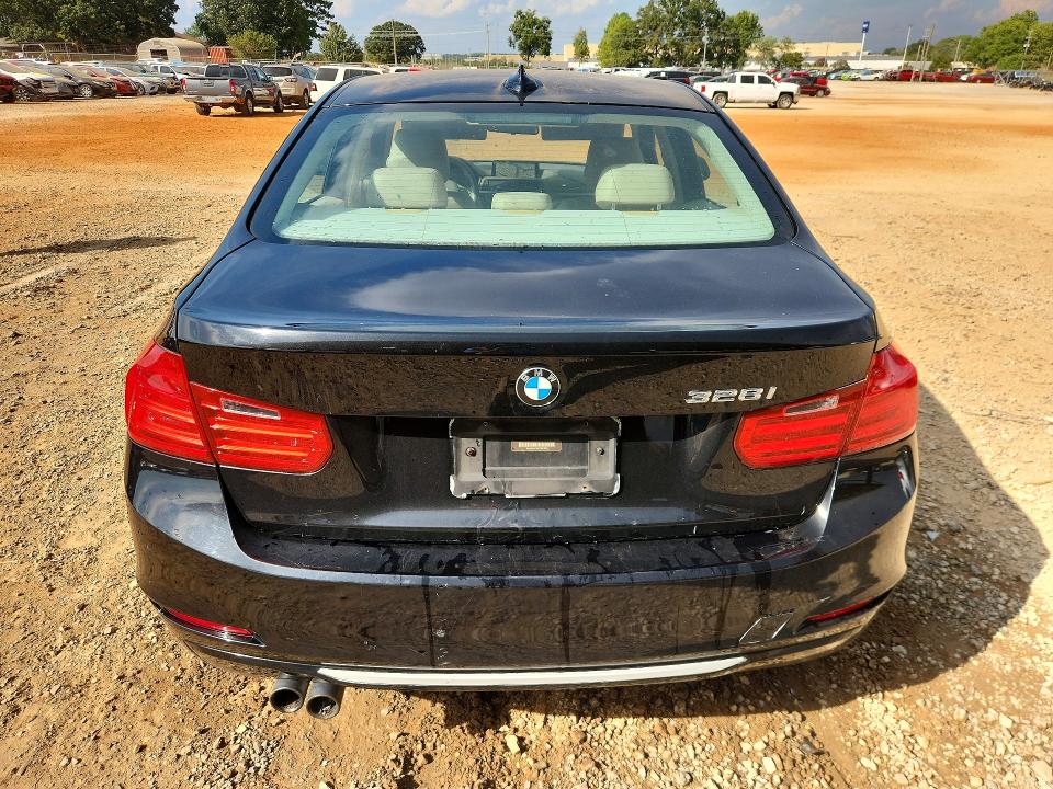 Photo 6 from auction – 2012 BMW 328 with VIN WBA3A5C5XCF341533