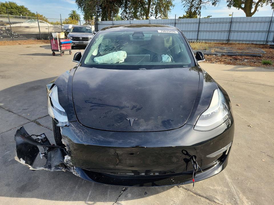 Снимка 5 от търг – 2019 TESLA MODEL 3 с VIN 5YJ3E1EA7KF398964