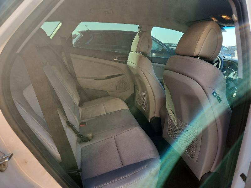 Photo 11 from auction – 2018 HYUNDAI TUCSON with VIN KM8J23A49JU642014
