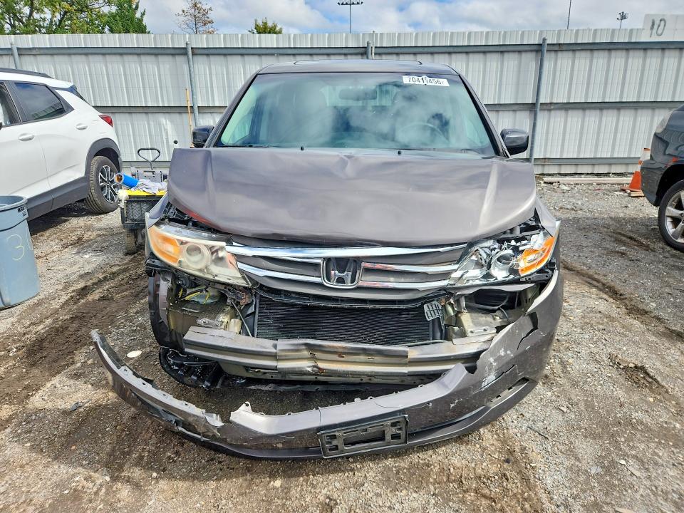 Снимка 5 от търг – 2011 HONDA ODYSSEY с VIN 5FNRL5H6XBB029336