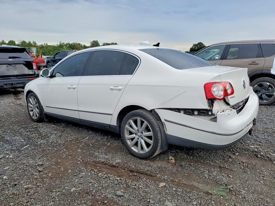Photo 2 from auction – 2010 VOLKSWAGEN PASSAT with VIN WVWJM7AN7AE154530