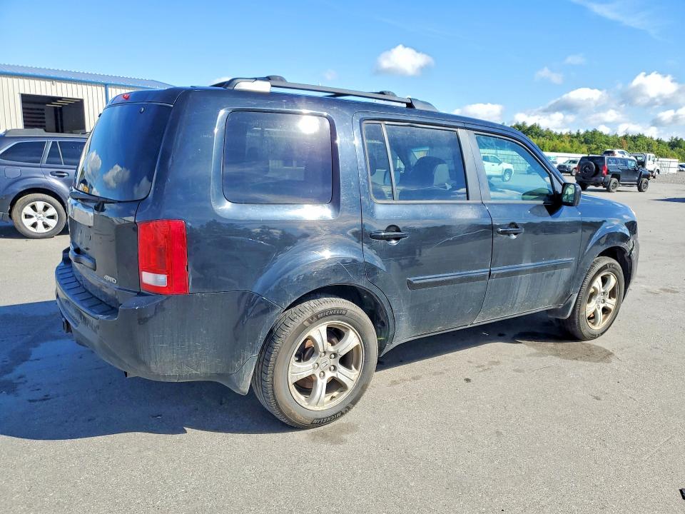 Photo 3 from auction – 2014 HONDA PILOT with VIN 5FNYF4H52EB023815