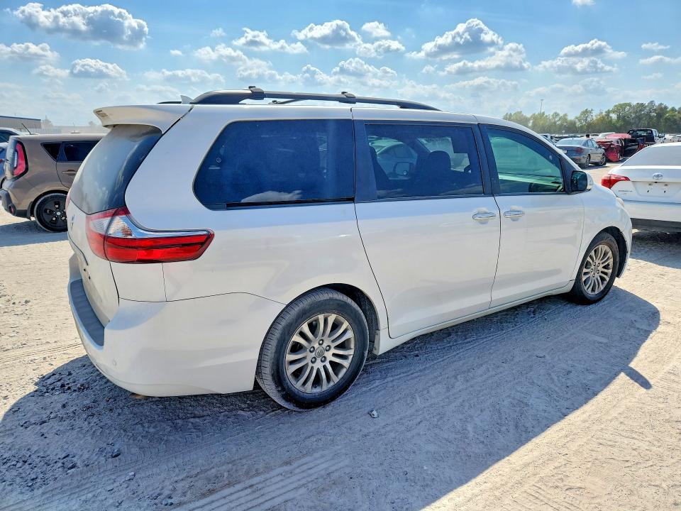 Photo 3 from auction – 2015 TOYOTA SIENNA with VIN 5TDYK3DC4FS644688