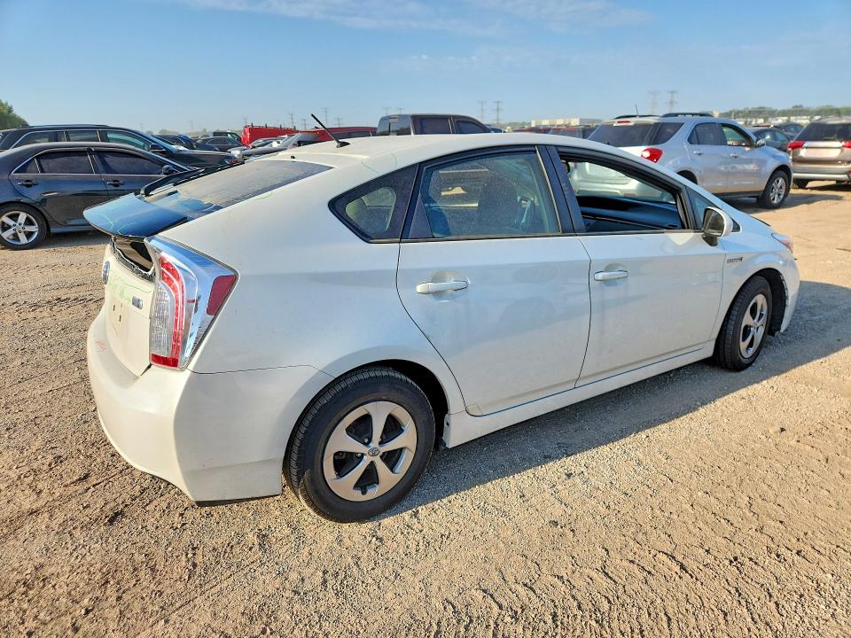Photo 3 from auction – 2015 TOYOTA PRIUS with VIN JTDKN3DU3F0482951