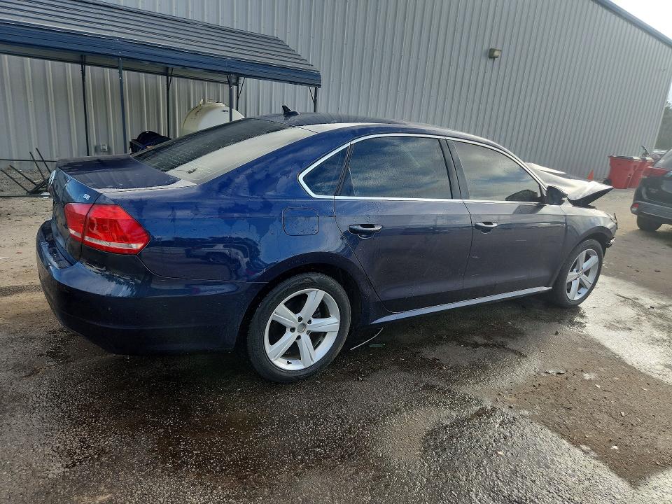 Снимка 3 от търг – 2013 VOLKSWAGEN PASSAT с VIN 1VWBH7A31DC004353