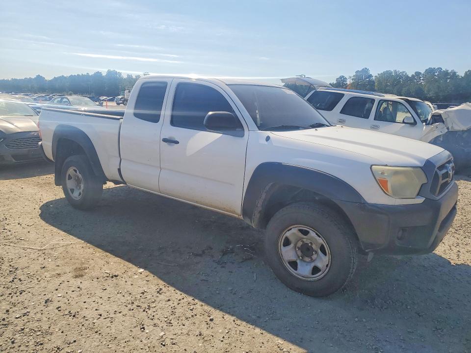 Снимка 4 от търг – 2015 TOYOTA TACOMA с VIN 5TFTX4GN4FX043614