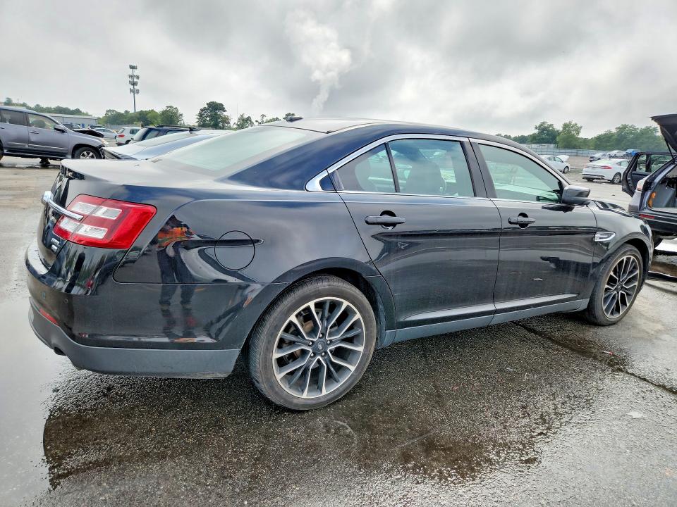 Photo 3 from auction – 2018 FORD TAURUS with VIN 1FAHP2H8XJG118110
