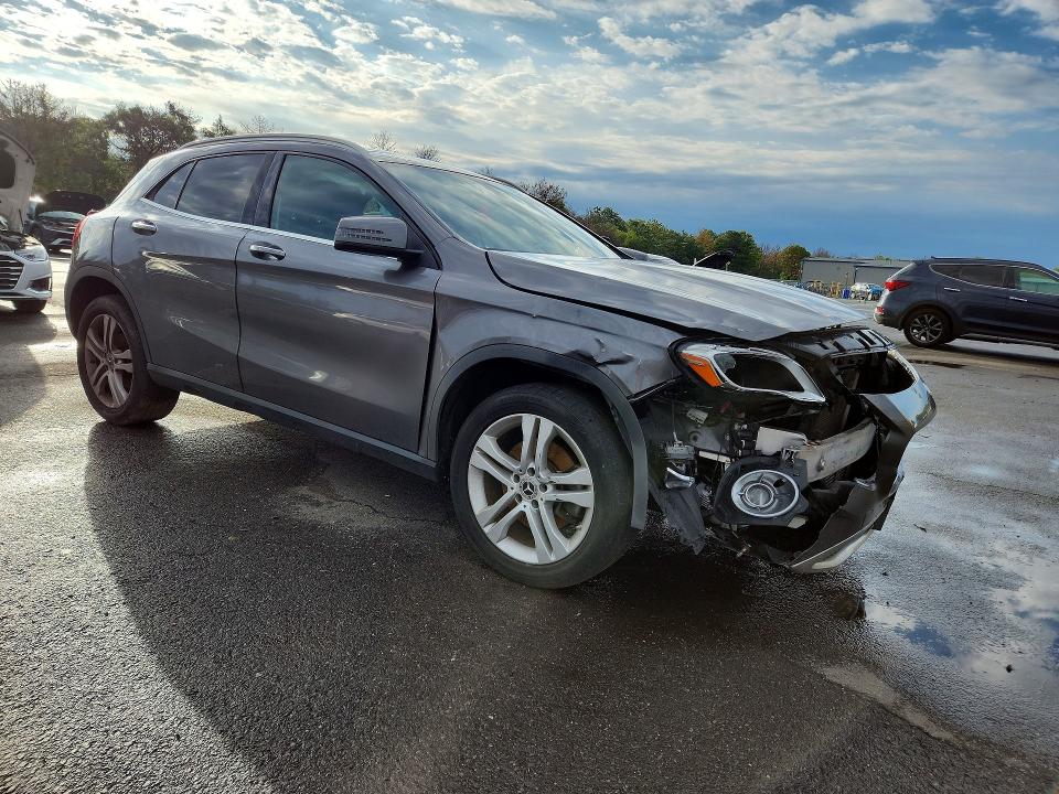 Снимка 4 от търг – 2019 MERCEDES-BENZ GLA с VIN WDCTG4GB2KJ581189