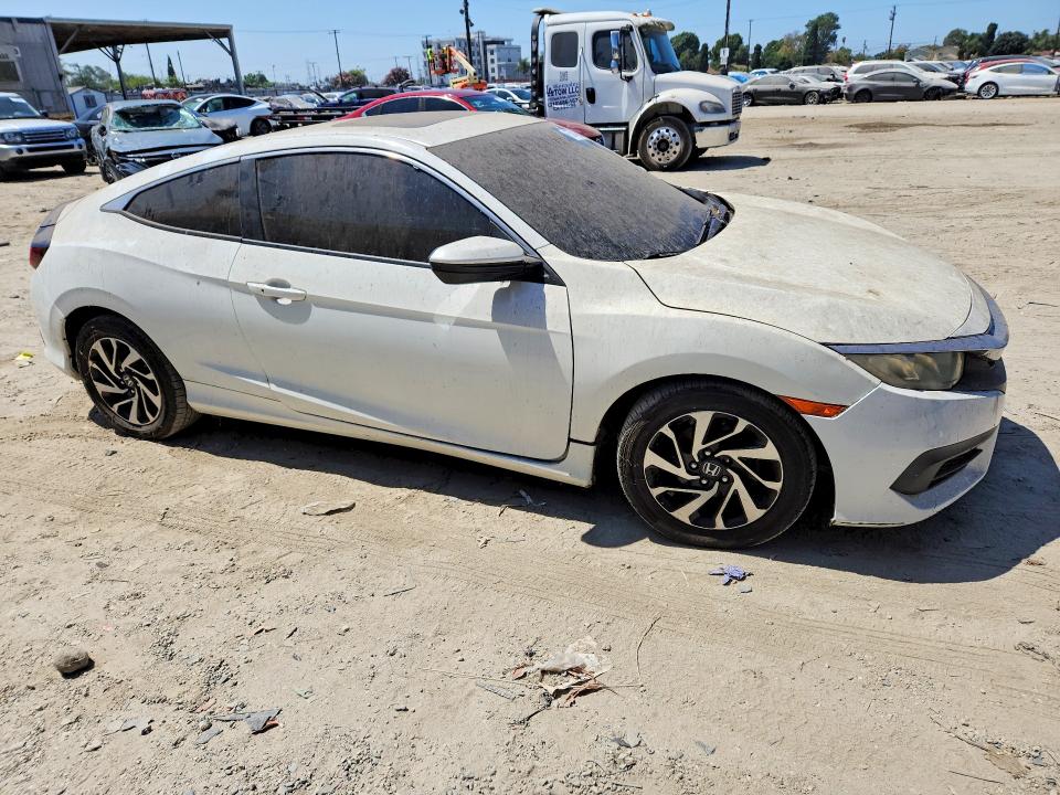 Photo 4 from auction – 2016 HONDA CIVIC with VIN 2HGFC4B01GH305584