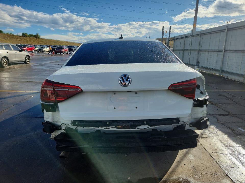 Photo 6 from auction – 2019 VOLKSWAGEN PASSAT with VIN 1VWLA7A32KC012662