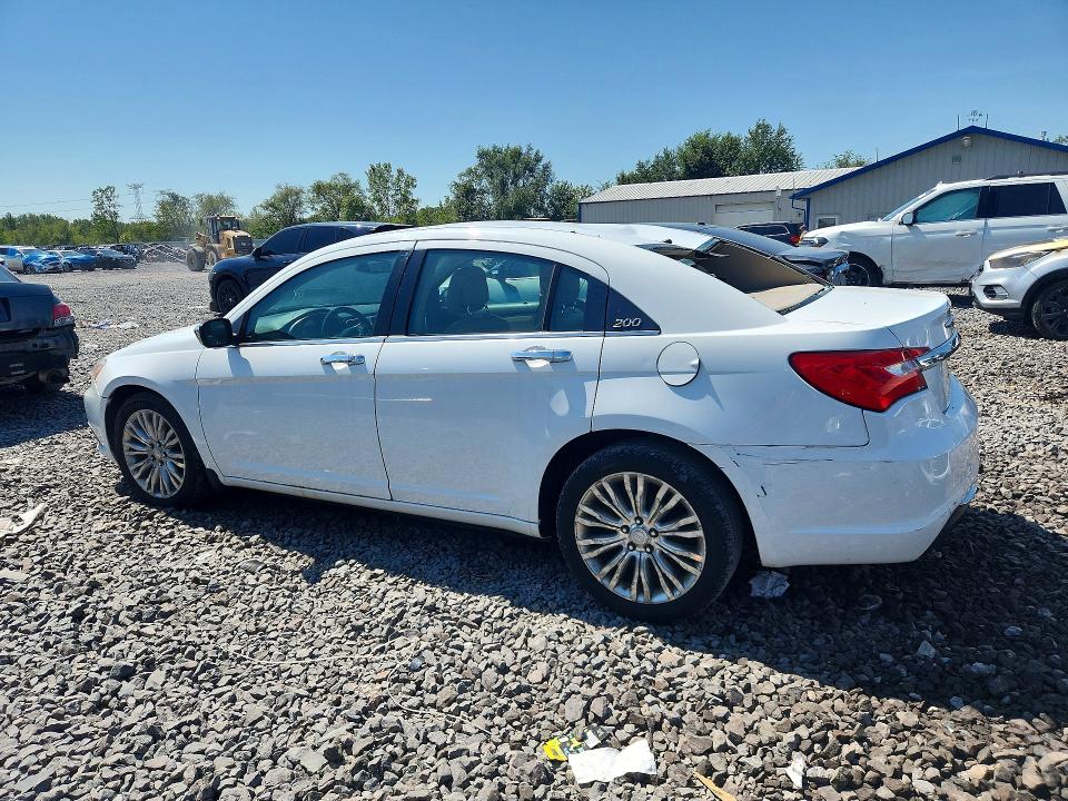 Photo 2 from auction – 2012 CHRYSLER 200 LIMITED with VIN 1C3CCBCG5CN304395