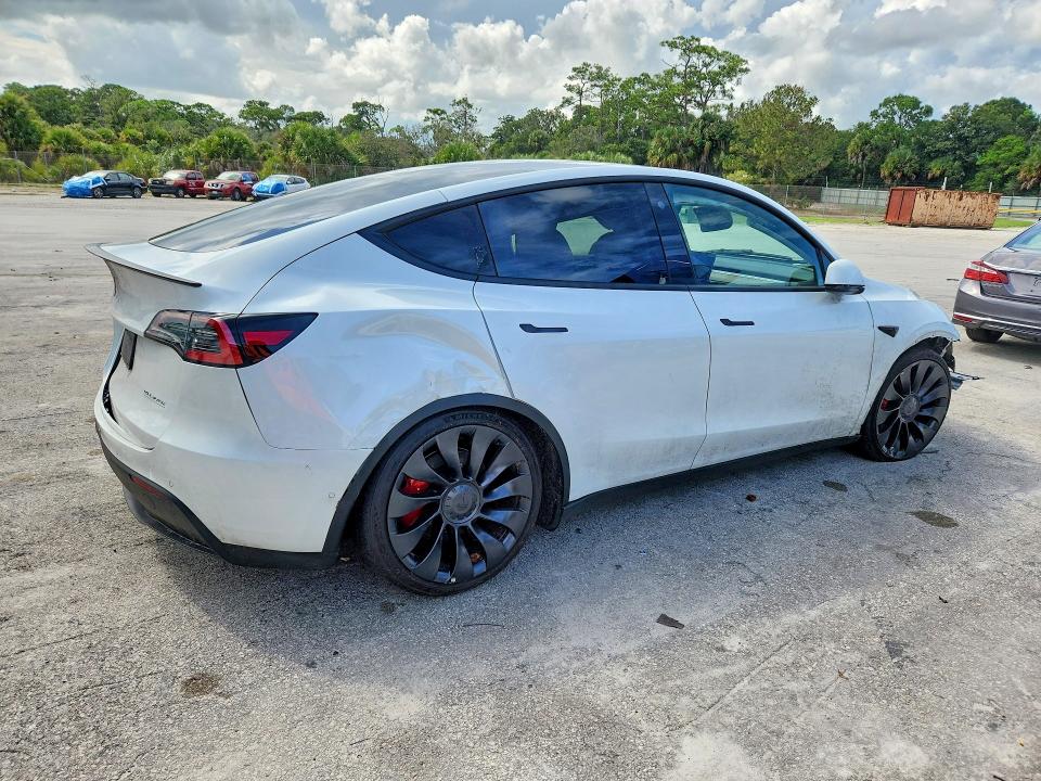 Photo 3 from auction – 2022 TESLA MODEL Y with VIN 7SAYGDEF8NF522986