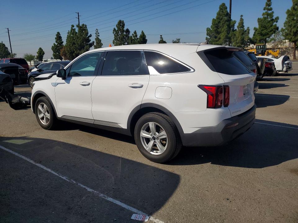 Photo 2 from auction – 2023 KIA SORENTO with VIN 5XYRG4LC2PG163690