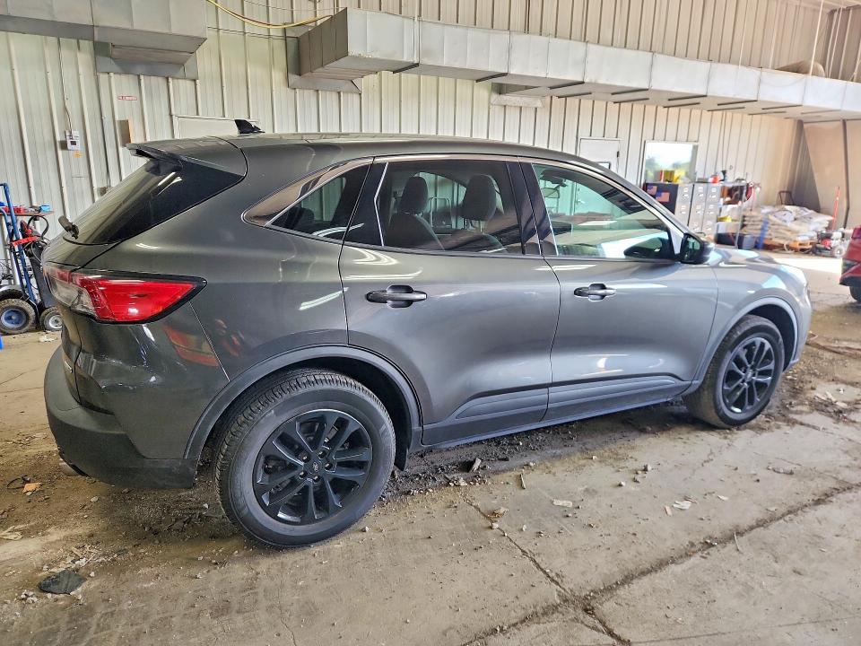Photo 3 from auction – 2020 FORD ESCAPE with VIN 1FMCU9G69LUA26346