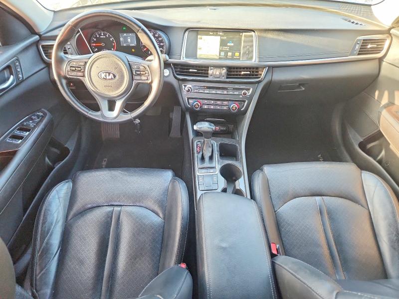 Photo 8 from auction – 2017 KIA OPTIMA with VIN 5XXGU4L31HG157028