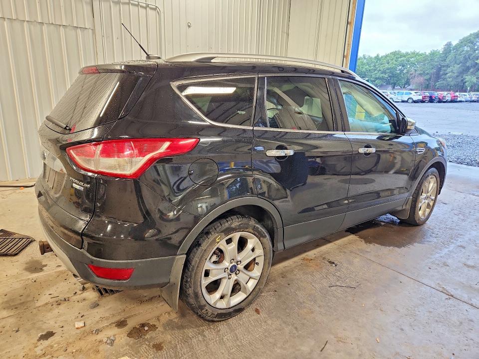 Снимка 3 от търг – 2016 FORD ESCAPE с VIN 1FMCU9J9XGUC27312