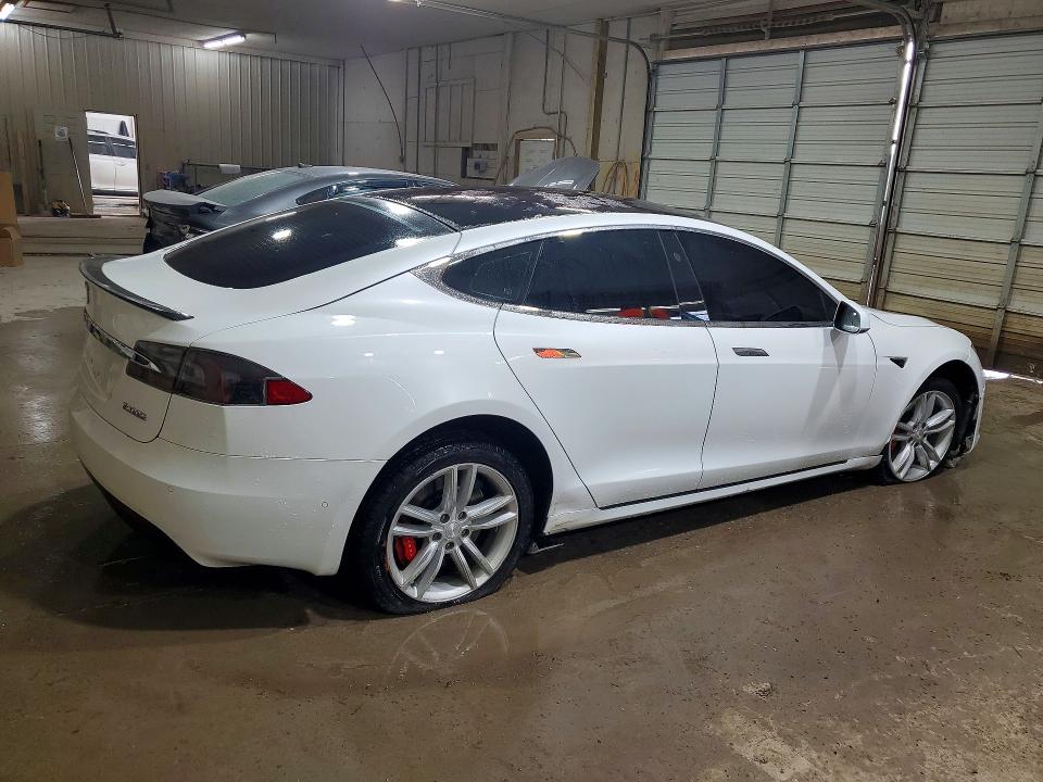 Photo 3 from auction – 2018 TESLA MODEL S with VIN 5YJSA1E49JF243056