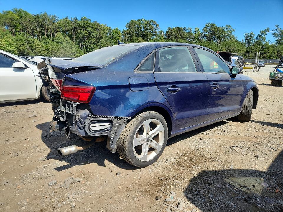 Фото 3 с аукциона – 2017 AUDI A3 с VIN WAUB8GFF4H1033740