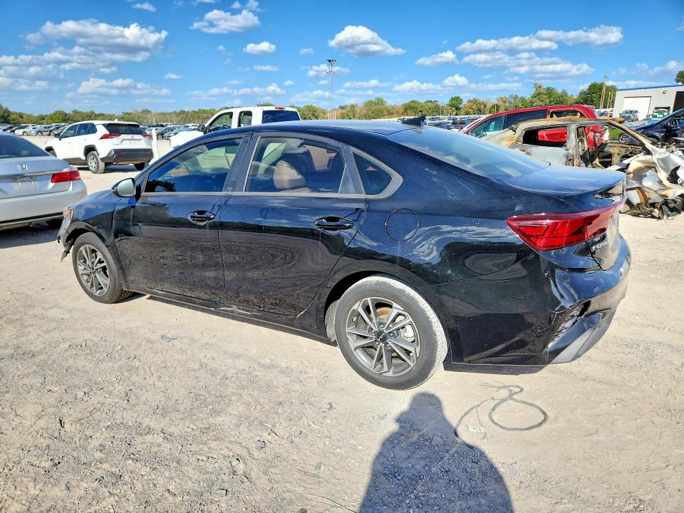Foto 2 de la subasta – 2023 KIA FORTE con VIN 3KPF24AD4PE609977