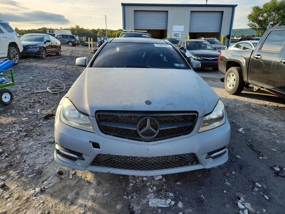 Снимка 5 от търг – 2013 MERCEDES-BENZ C с VIN WDDGJ4HB7DF957937