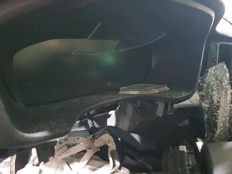 Photo 9 from auction – 2018 VOLVO XC60 with VIN LYVA22RK0JB074005