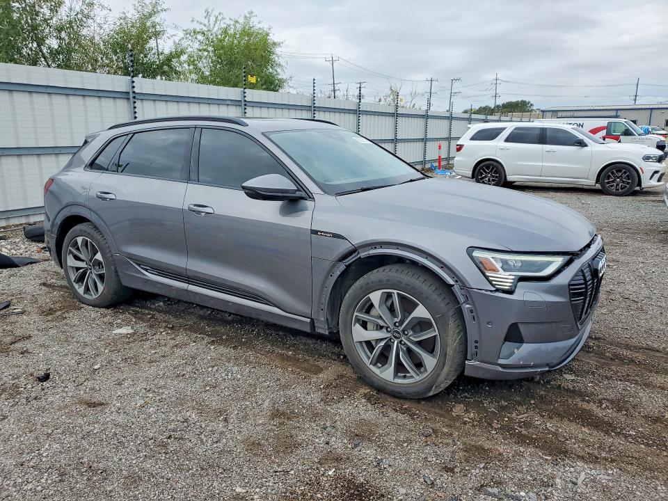 Снимка 4 от търг – 2021 AUDI E-TRON с VIN WA1LABGE3MB018780