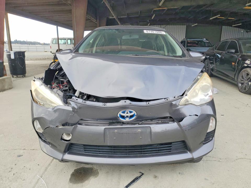 Photo 5 from auction – 2012 TOYOTA PRIUS C with VIN JTDKDTB39C1004570