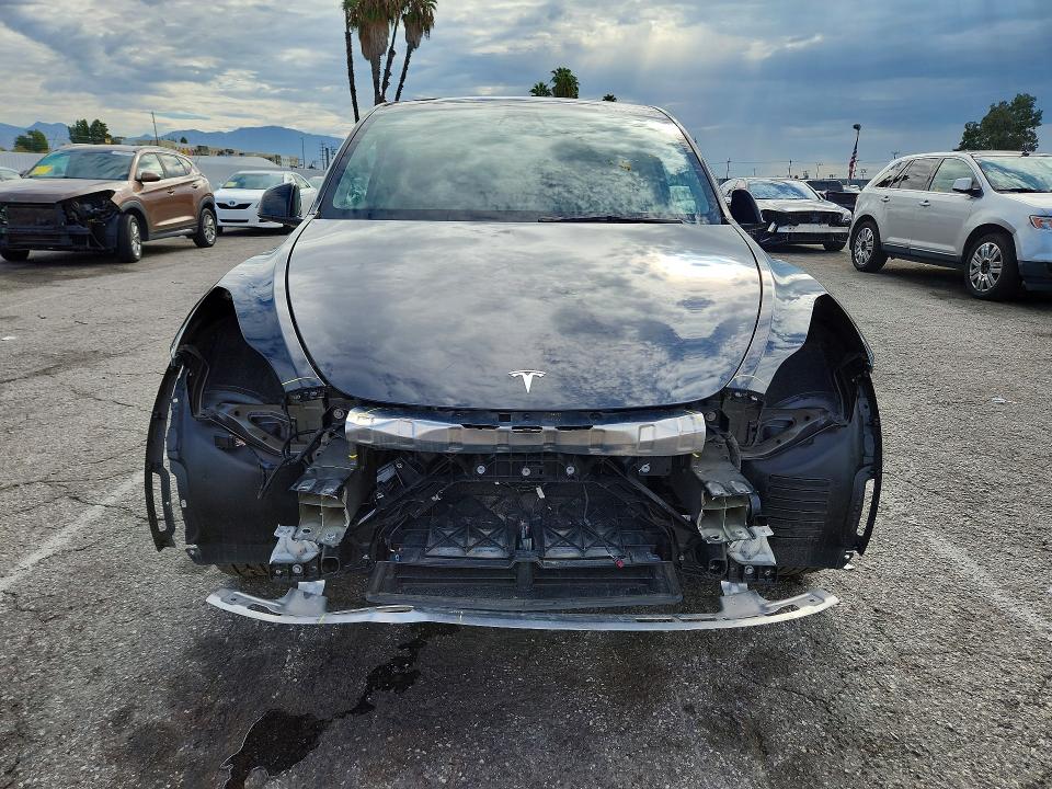 Снимка 5 от търг – 2023 TESLA MODEL Y с VIN 7SAYGDEE1PA127443