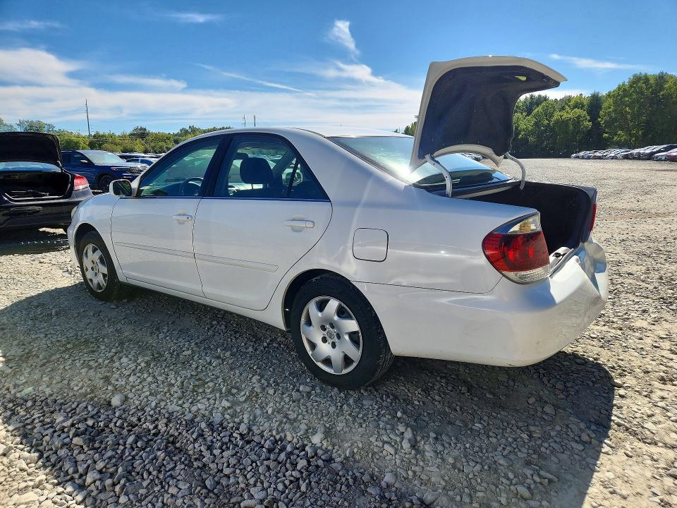 Photo 2 from auction – 2005 TOYOTA CAMRY with VIN 4T1BE32K65U570767