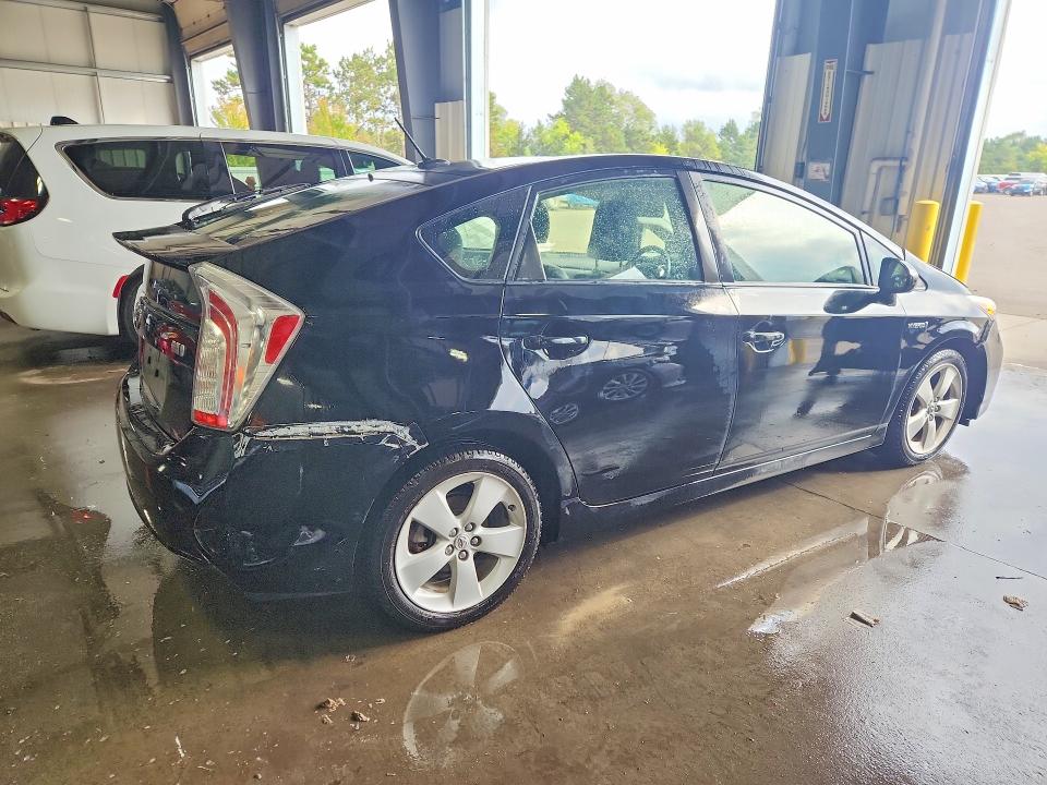 Фото 3 с аукциона – 2015 TOYOTA PRIUS с VIN JTDKN3DU2F1902676