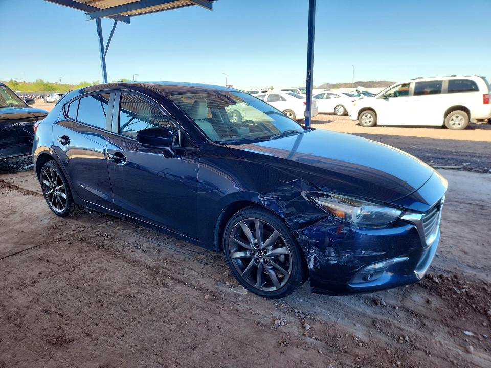 Снимка 4 от търг – 2018 MAZDA 3 с VIN 3MZBN1M35JM172167