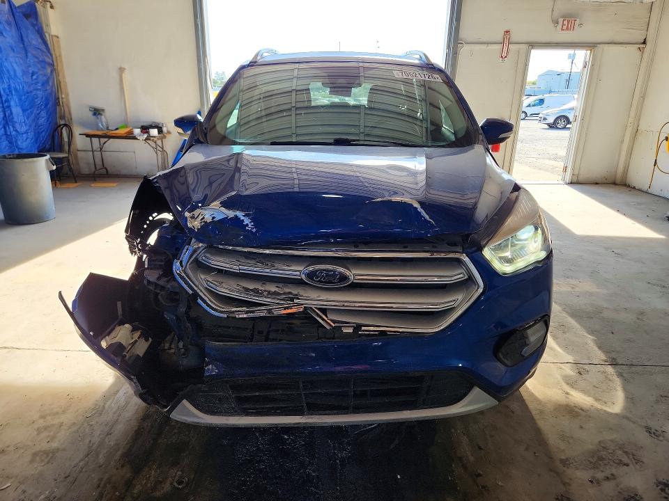 Foto 5 de la subasta – 2018 FORD ESCAPE con VIN 1FMCU9J99JUD02508