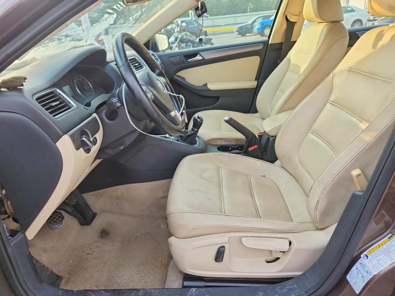 Photo 7 from auction – 2014 VOLKSWAGEN JETTA with VIN 3VW3L7AJ9EM416196