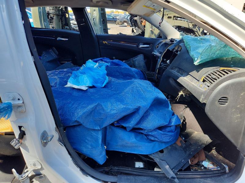 Photo 7 from auction – 2016 CHRYSLER 300C with VIN 2C3CCAEG8GH342774