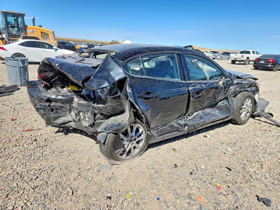 Foto 3 de la subasta – 2016 MAZDA 3 con VIN JM1BM1U73G1351094