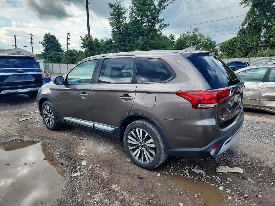 Photo 2 from auction – 2019 MITSUBISHI OUTLANDER with VIN JA4AD2A34KZ016109
