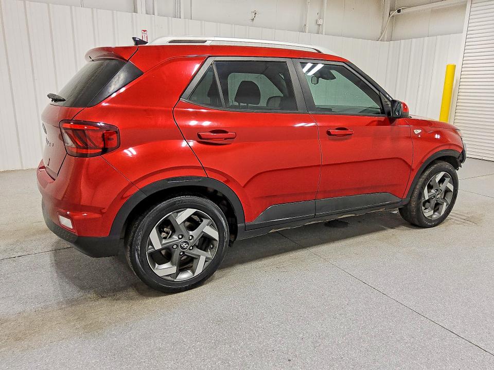Photo 3 from auction – 2022 HYUNDAI VENUE with VIN KMHRC8A35NU134777