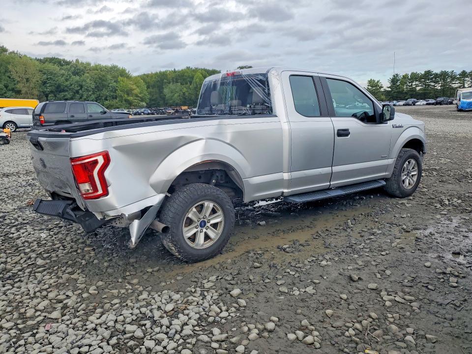 Zdjęcie 3 z aukcji – 2015 FORD F150 z VIN 1FTEX1CP3FKE79608