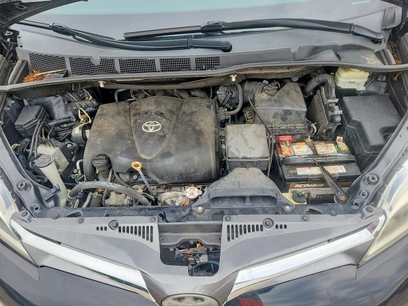 Photo 12 from auction – 2019 TOYOTA SIENNA with VIN 5TDDZ3DC3KS216227