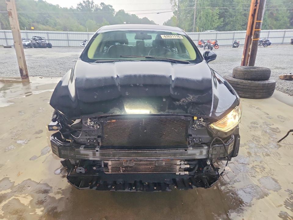 Photo 5 from auction – 2018 FORD FUSION with VIN 3FA6P0LU6JR124415