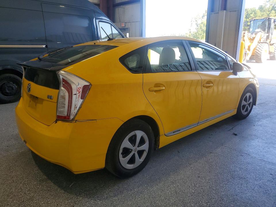 صورة رقم 3 من المزاد - 2015 TOYOTA PRIUS مع VIN JTDKN3DU0F0406958