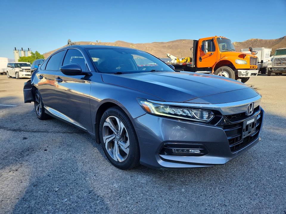 Photo 4 from auction – 2018 HONDA ACCORD with VIN 1HGCV1F44JA030663