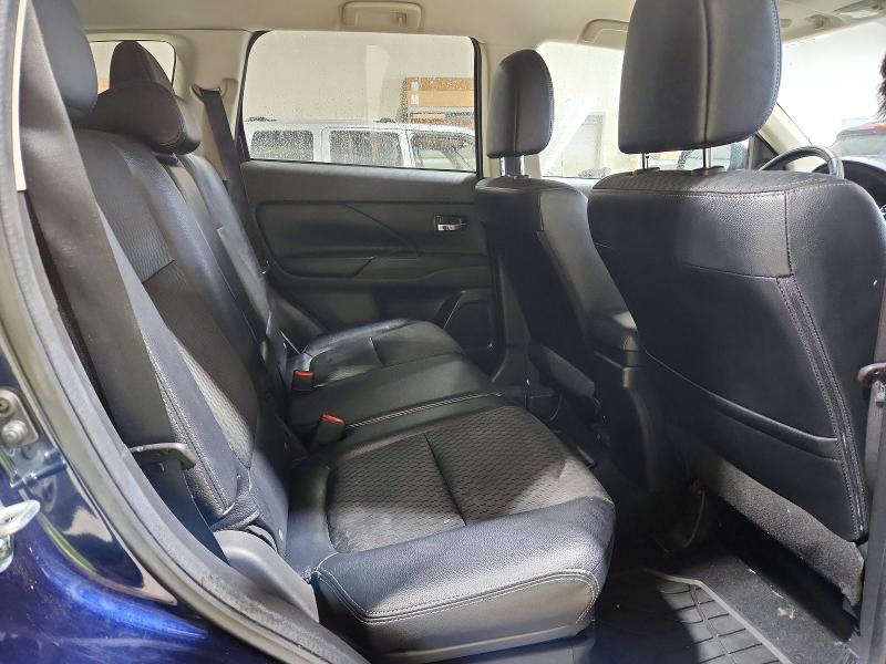 Photo 11 from auction – 2015 MITSUBISHI OUTLANDER with VIN JA4AZ3A3XFZ000994