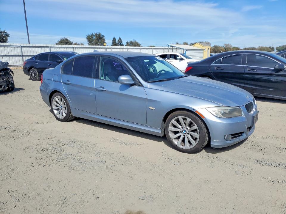 Photo 4 from auction – 2011 BMW 328 with VIN WBAPH5G52BNM72712