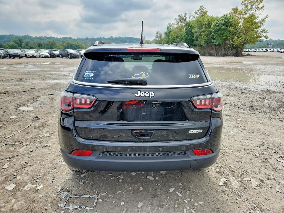 Foto 6 de la subasta – 2017 JEEP COMPASS con VIN 3C4NJCBB2HT669260
