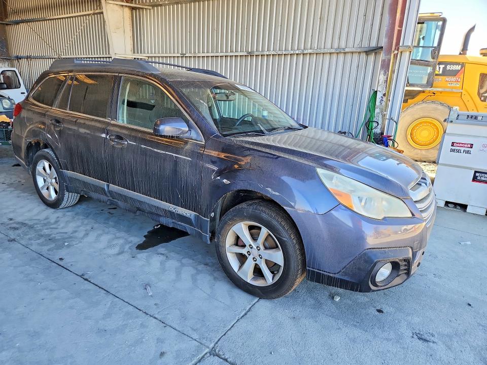 Photo 4 from auction – 2013 SUBARU OUTBACK with VIN 4S4BRBGC6D3300636