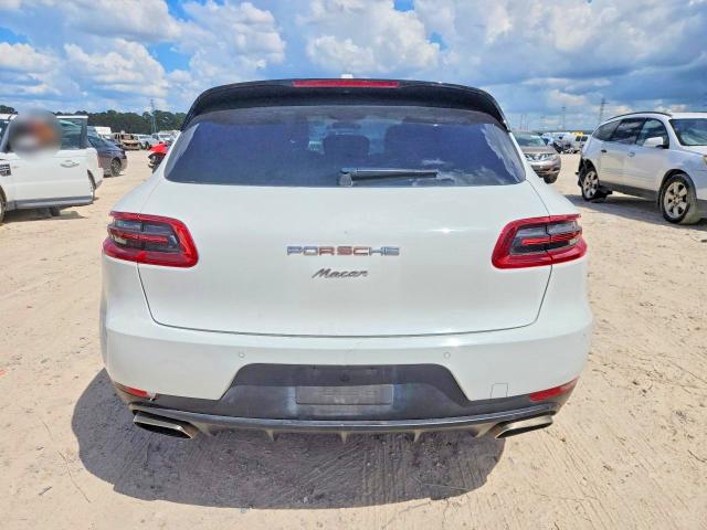 Photo 6 from auction – 2017 PORSCHE MACAN with VIN WP1AA2A50HLB02625